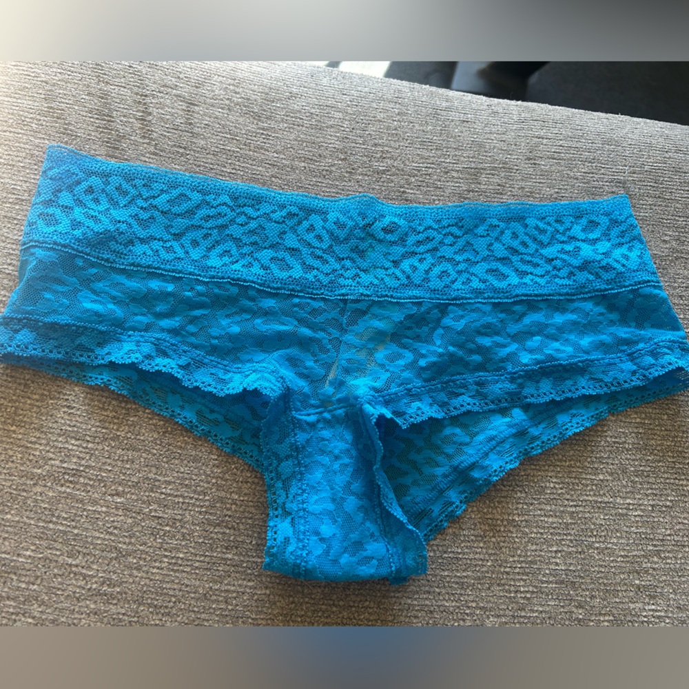 Victoria's Secret Blue Lacie Cheeky small